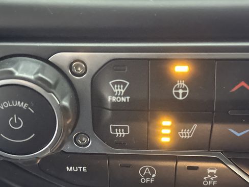 Used 2019 Jeep Wrangler Unlimited Sahara w/ Dual Top Group image 37