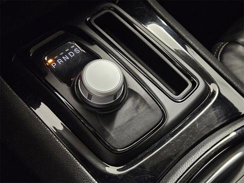 Used 2022 Chrysler 300 S image 16