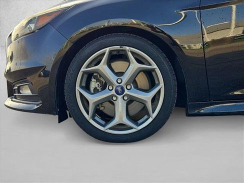 Used 2018 Ford Focus ST FWD image 20