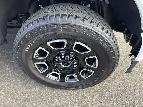 New 2026 Ford F350 Platinum w/ FX4 Off-Road Package image 48