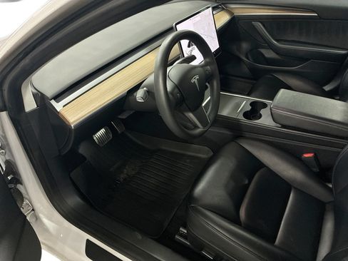 Certified 2022 Tesla Model 3 Long Range AWD/4WD image 9