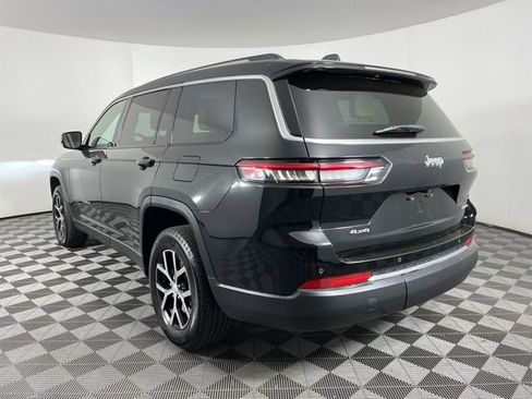 Used 2023 Jeep Grand Cherokee L Limited image 7