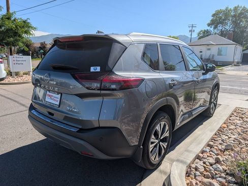 Used 2023 Nissan Rogue SV w/ SV Premium Package AWD/4WD image 6