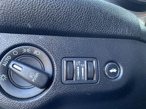 Used 2022 Dodge Challenger GT image 13