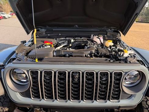 New 2026 Jeep Wrangler Unlimited Rubicon w/ Safety Group AWD/4WD image 33