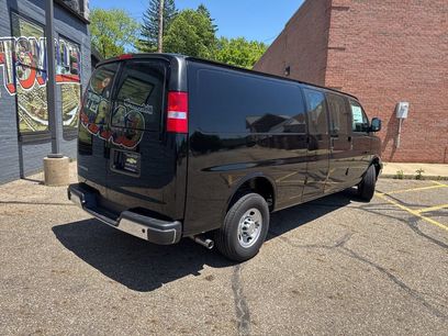 New 2026 Chevrolet Express 2500 Extended w/ Communications Package