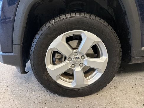 Used 2019 Jeep Compass Latitude w/ Cold Weather Group AWD/4WD image 24