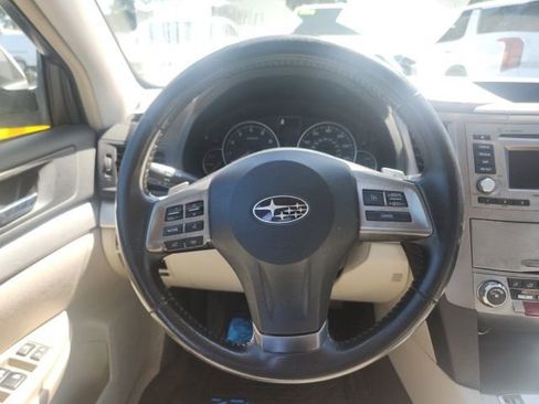 Used 2013 Subaru Legacy 2.5i Premium AWD/4WD image 8