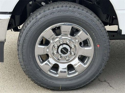 New 2026 Ford F250 Lariat w/ Chrome Package image 7