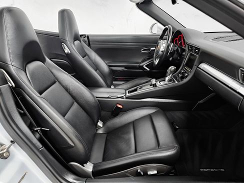 Used 2016 Porsche 911 Carrera image 3