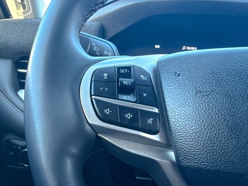 Used 2025 Ford Explorer Active image 44
