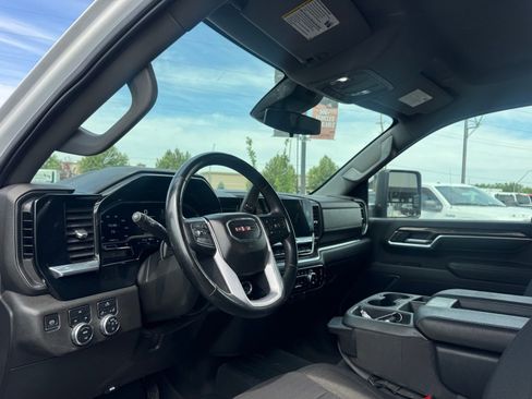 Used 2024 GMC Sierra 3500 SLE w/ SLE Convenience Package AWD/4WD image 15