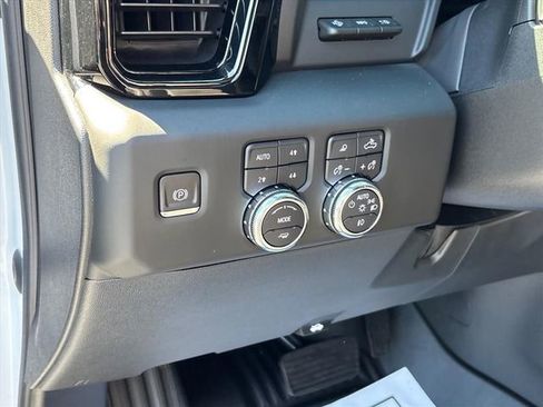 Used 2024 GMC Sierra 2500 AT4 w/ AT4 Premium Plus Package AWD/4WD image 26