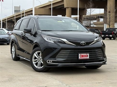 New 2026 Toyota Sienna Limited image 1