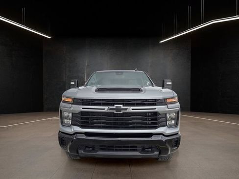 Used 2024 Chevrolet Silverado 2500 Custom w/ Custom Value Package AWD/4WD image 2