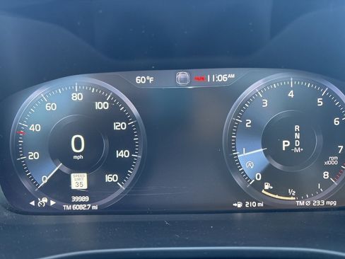 Used 2020 Volvo XC40 T5 Inscription w/ Protection Package Premier image 24