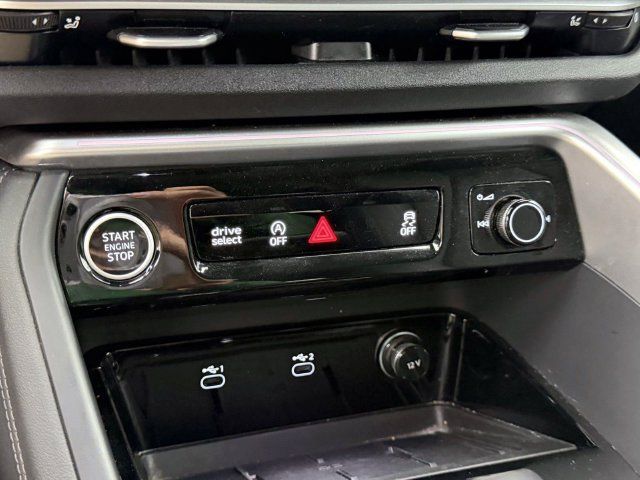 Used 2025 Audi Q5 Premium Plus w/ Premium Plus AWD/4WD image 28