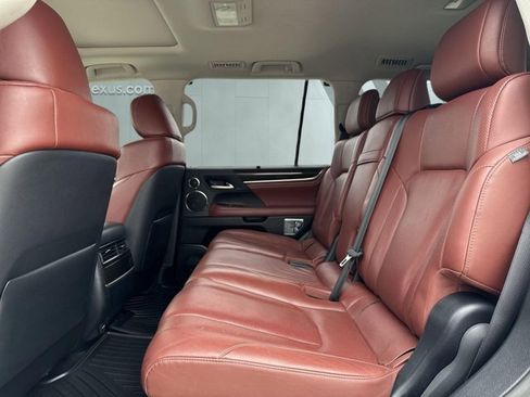 Used 2019 Lexus LX 570 4WD w/ Luxury Package image 11