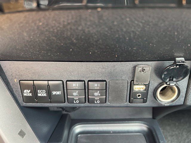 Used 2016 Toyota RAV4 Limited AWD/4WD image 17