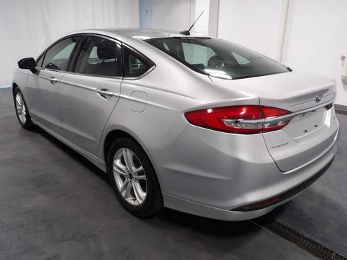 Used 2018 Ford Fusion SE image 6