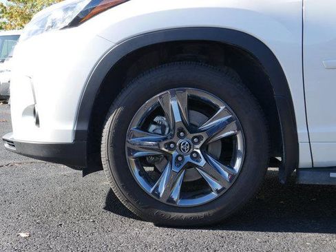 Used 2019 Toyota Highlander Limited Platinum image 12