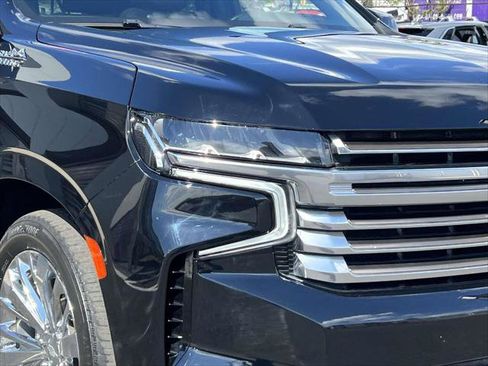 Used 2022 Chevrolet Suburban High Country AWD/4WD image 12