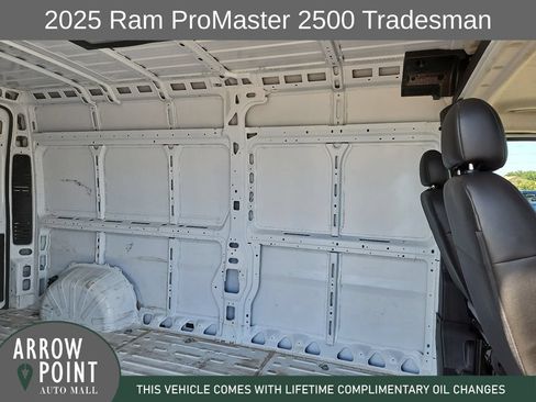 Used 2025 RAM ProMaster 2500 w/ Convenience Group FWD image 18
