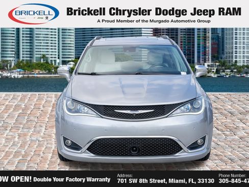 Used 2019 Chrysler Pacifica Limited w/ Advanced Safetytec Group FWD image 2