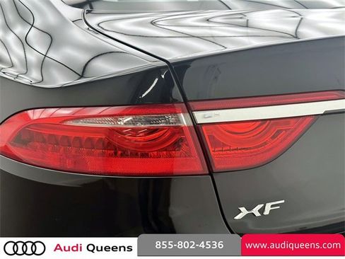 Used 2017 Jaguar XF Premium image 9