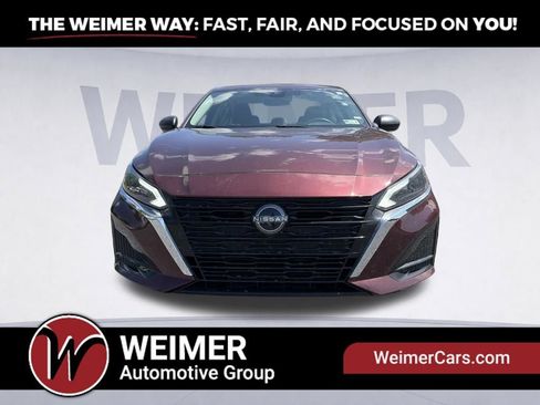 Used 2024 Nissan Altima 2.5 SV FWD image 2