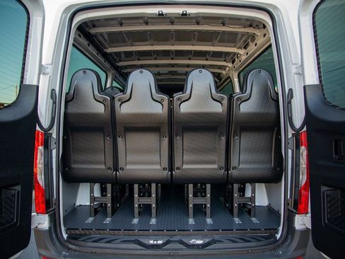 Used 2025 Mercedes-Benz Sprinter 2500 image 21