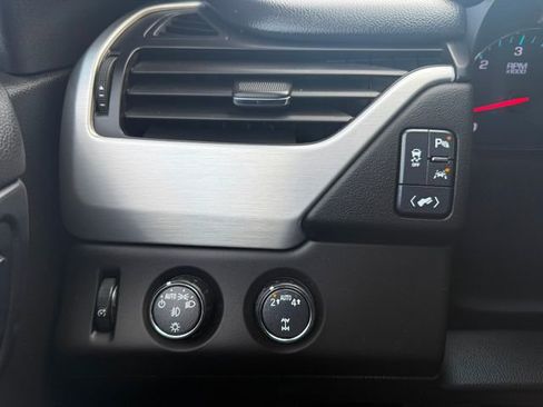 Used 2018 GMC Yukon XL SLT image 14