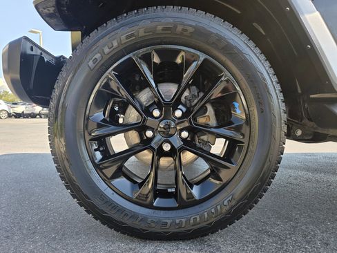 Used 2022 Jeep Wrangler Unlimited Sahara image 36