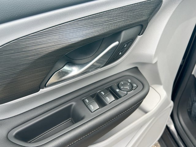 Used 2024 GMC Terrain SLE w/ Fleet Convenience Package FWD image 24