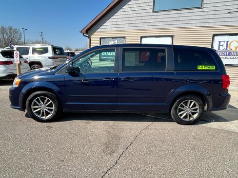 Used 2016 Dodge Grand Caravan SE FWD image 8