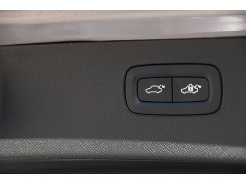 Certified 2026 Volvo XC90 B5 Plus w/ Protection Package Premier image 27