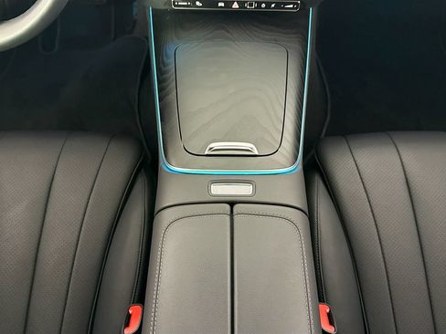 Used 2025 Mercedes-Benz E 350 Sedan image 14