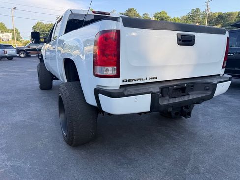 Used 2011 GMC Sierra 2500 Denali w/ Suspension Package, Off-Road AWD/4WD image 57