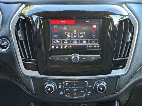 Used 2021 Chevrolet Traverse LS image 16