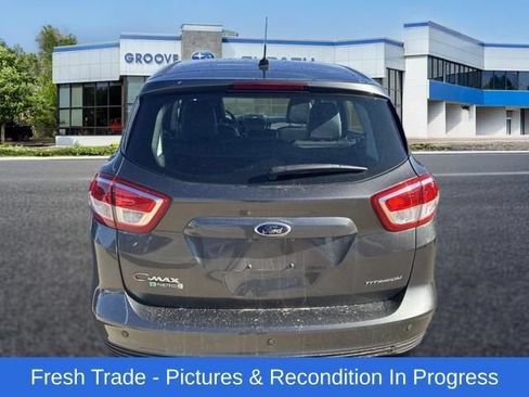 Used 2017 Ford C-MAX Energi Titanium FWD image 5