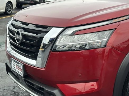 Certified 2023 Nissan Pathfinder SL image 9