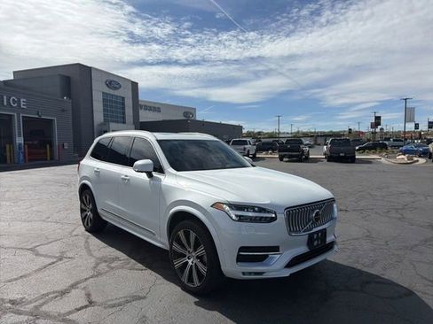Used 2024 Volvo XC90 B5 Plus image 1