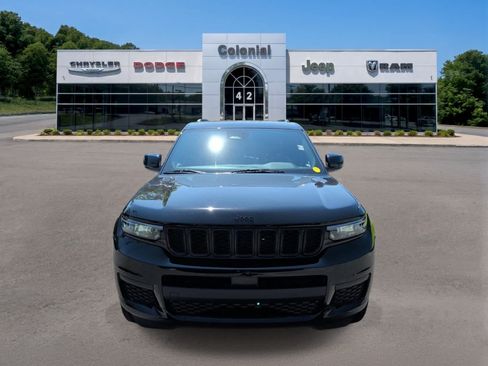 Used 2023 Jeep Grand Cherokee L Laredo AWD/4WD image 9