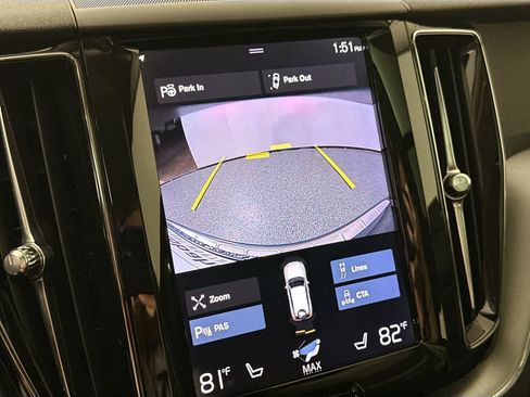 Certified 2018 Volvo XC60 T5 Momentum w/ Convenience Package image 17