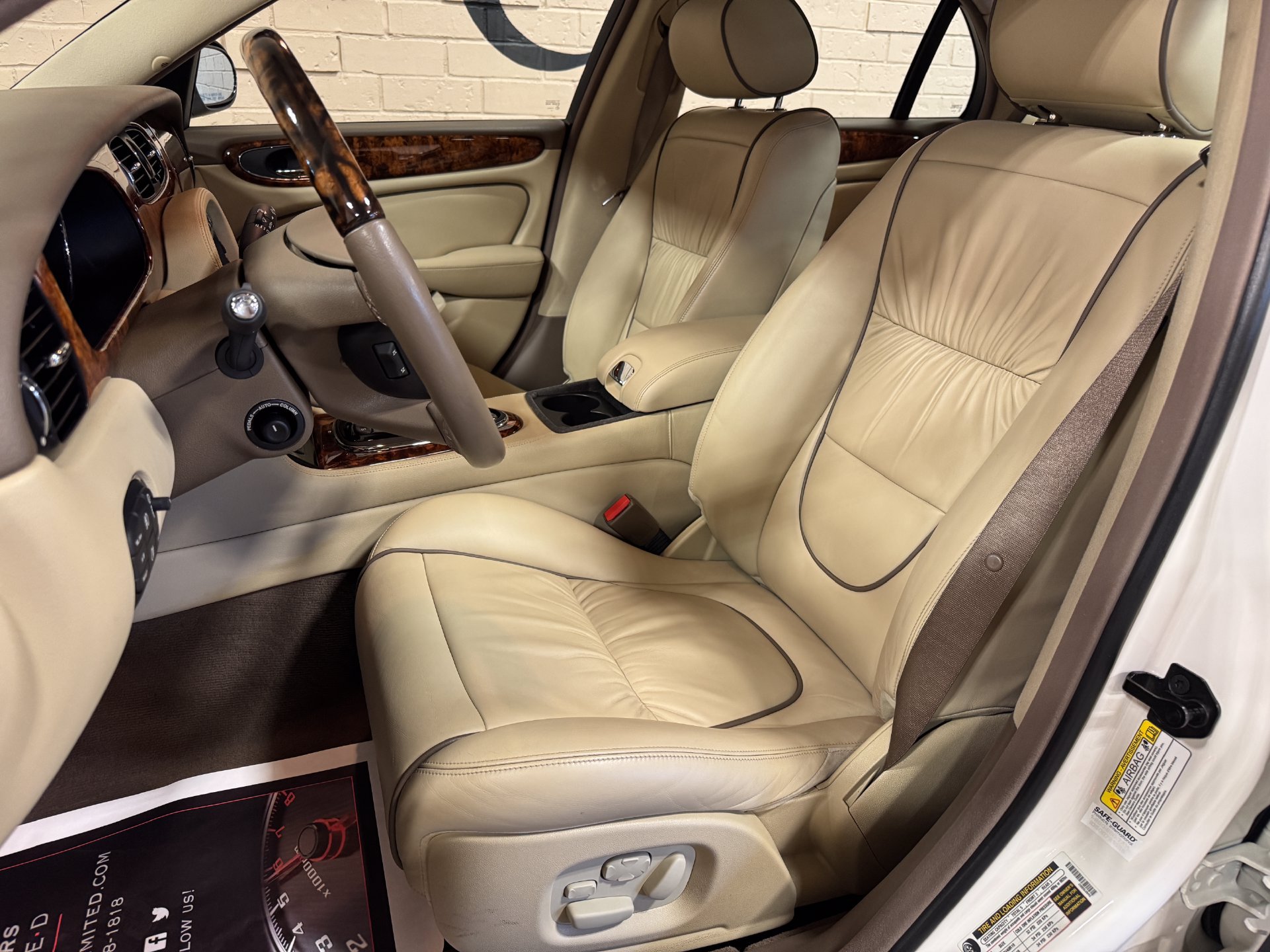 Used 2007 Jaguar XJ8 RWD image 36