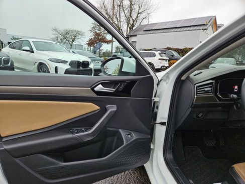 Used 2020 Volkswagen Jetta SEL Premium image 23