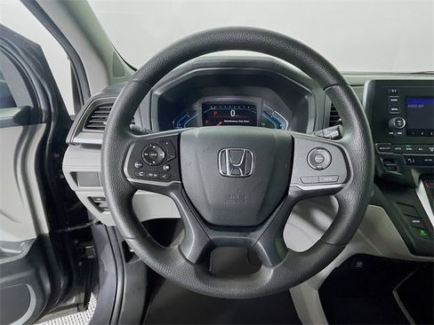 Used 2018 Honda Odyssey LX image 12