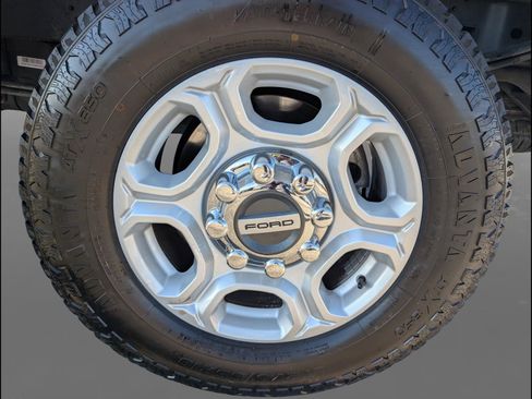 Used 2025 Ford F250 XLT image 25