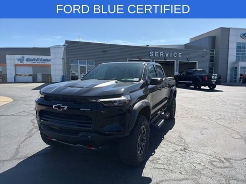 Used 2024 Chevrolet Colorado ZR2 w/ ZR2 Convenience Package III AWD/4WD image 13