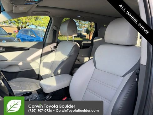 Used 2019 Kia Sorento SX AWD/4WD image 28